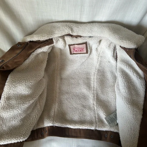 Levi’s Faux Suede Sherpa Jacket - Picture 5 of 5